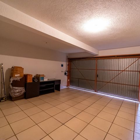 Casa à venda com 250m², 3 quartos e 2 vagas Casa à venda com 250m², 3 quartos e 2 vagasGaragem