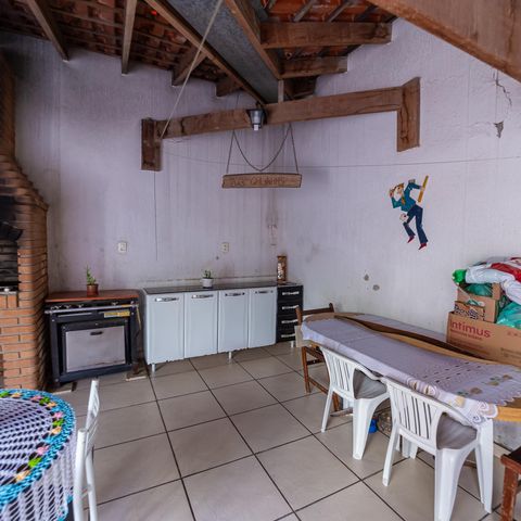 Casa à venda com 250m², 3 quartos e 2 vagas Casa à venda com 250m², 3 quartos e 2 vagasÁrea gourmet