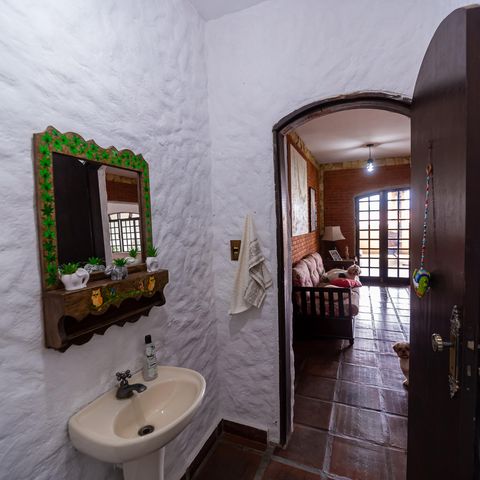 Casa à venda com 250m², 3 quartos e 2 vagas Casa à venda com 250m², 3 quartos e 2 vagasLavabo da sala
