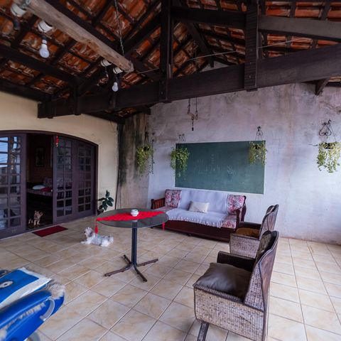 Casa à venda com 250m², 3 quartos e 2 vagas Casa à venda com 250m², 3 quartos e 2 vagasVaranda