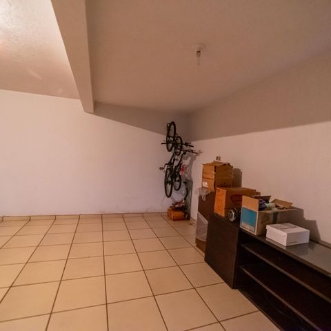 Casa à venda com 250m², 3 quartos e 2 vagas Casa à venda com 250m², 3 quartos e 2 vagasGaragem
