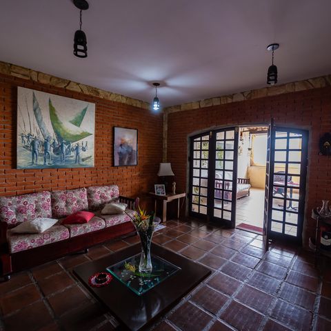 Casa à venda com 250m², 3 quartos e 2 vagas Casa à venda com 250m², 3 quartos e 2 vagasSala