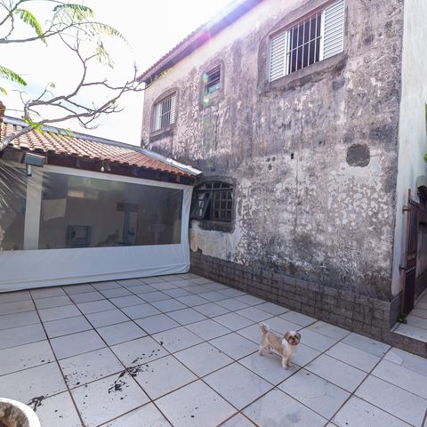 Casa à venda com 250m², 3 quartos e 2 vagas Casa à venda com 250m², 3 quartos e 2 vagasQuintal