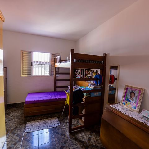 Casa à venda com 250m², 3 quartos e 2 vagas Casa à venda com 250m², 3 quartos e 2 vagasQuarto 2