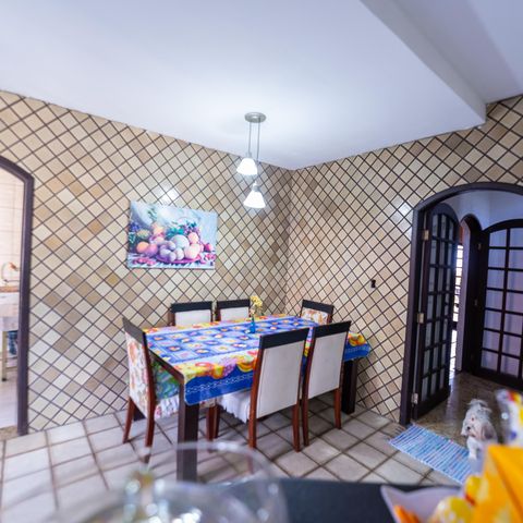 Casa à venda com 250m², 3 quartos e 2 vagas Casa à venda com 250m², 3 quartos e 2 vagasCozinha