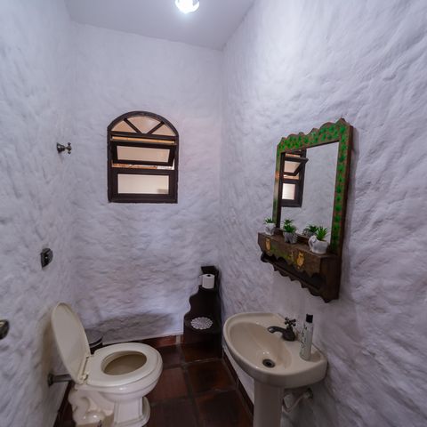 Casa à venda com 250m², 3 quartos e 2 vagas Casa à venda com 250m², 3 quartos e 2 vagasLavabo da sala