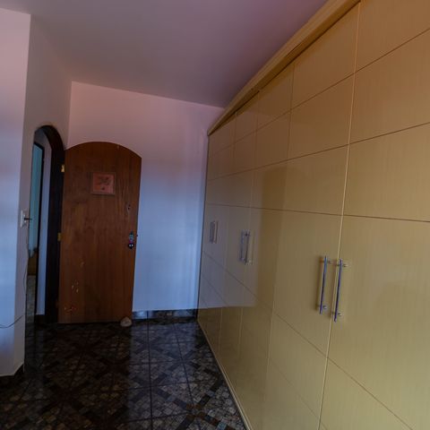 Casa à venda com 250m², 3 quartos e 2 vagas Casa à venda com 250m², 3 quartos e 2 vagasQuarto 2