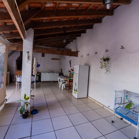 Casa à venda com 250m², 3 quartos e 2 vagas Casa à venda com 250m², 3 quartos e 2 vagasÁrea gourmet