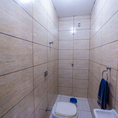 Casa à venda com 250m², 3 quartos e 2 vagas Casa à venda com 250m², 3 quartos e 2 vagasBanheiro 1