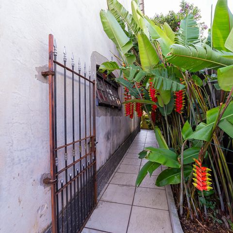 Casa à venda com 250m², 3 quartos e 2 vagas Casa à venda com 250m², 3 quartos e 2 vagasQuintal