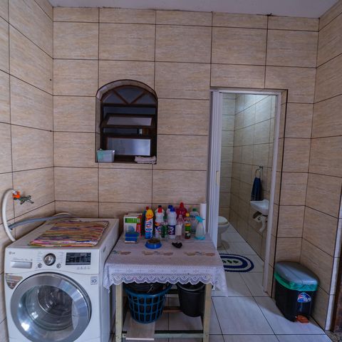 Casa à venda com 250m², 3 quartos e 2 vagas Casa à venda com 250m², 3 quartos e 2 vagasÁrea de Serviço