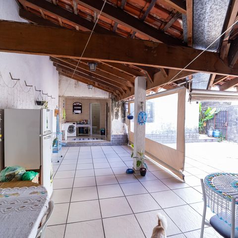Casa à venda com 250m², 3 quartos e 2 vagas Casa à venda com 250m², 3 quartos e 2 vagasÁrea gourmet
