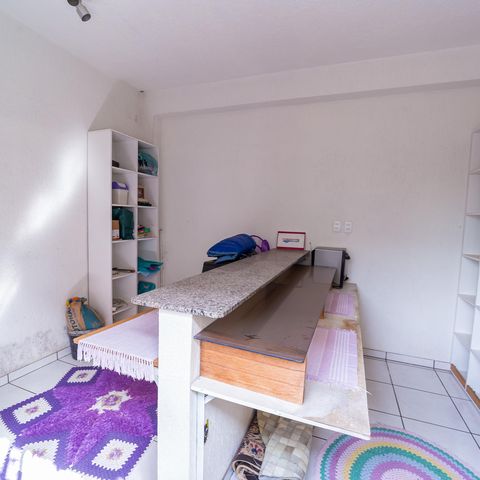 Casa à venda com 250m², 3 quartos e 2 vagas Casa à venda com 250m², 3 quartos e 2 vagasEdícula