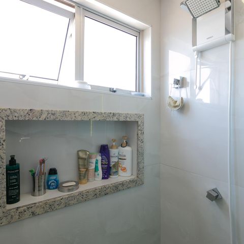 Apartamento à venda com 180m², 3 quartos e 2 vagas Apartamento à venda com 180m², 3 quartos e 2 vagasBanheiro Suite