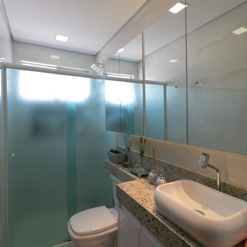 Apartamento à venda com 180m², 3 quartos e 2 vagas Apartamento à venda com 180m², 3 quartos e 2 vagasBanheiro Suite