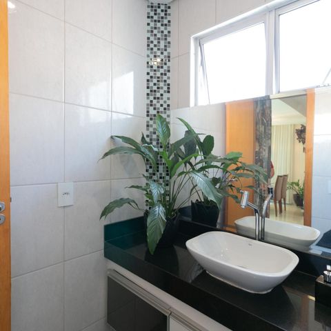 Apartamento à venda com 180m², 3 quartos e 2 vagas Apartamento à venda com 180m², 3 quartos e 2 vagasLavabo