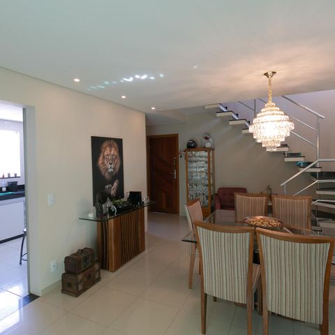 Apartamento à venda com 180m², 3 quartos e 2 vagas Apartamento à venda com 180m², 3 quartos e 2 vagasSala de Jantar