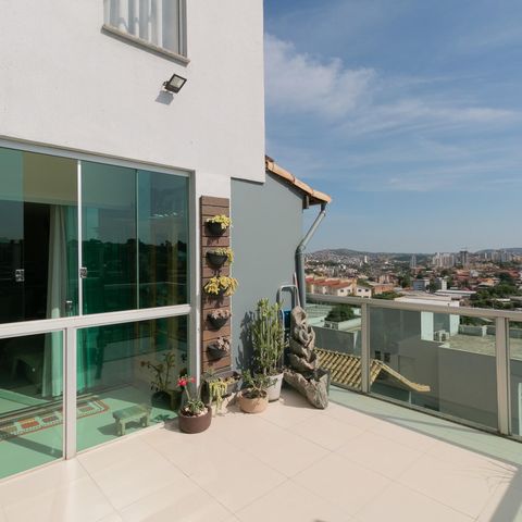 Apartamento à venda com 180m², 3 quartos e 2 vagas Apartamento à venda com 180m², 3 quartos e 2 vagasÁrea Externa