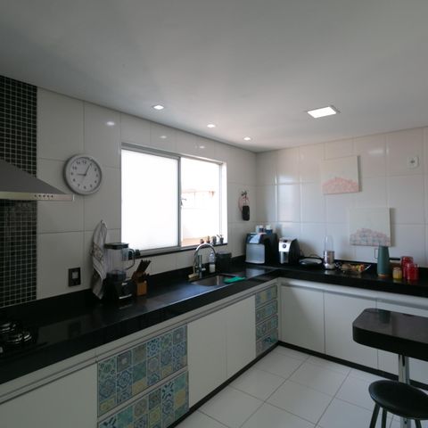 Apartamento à venda com 180m², 3 quartos e 2 vagas Apartamento à venda com 180m², 3 quartos e 2 vagasCozinha