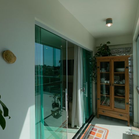 Apartamento à venda com 180m², 3 quartos e 2 vagas Apartamento à venda com 180m², 3 quartos e 2 vagasVaranda
