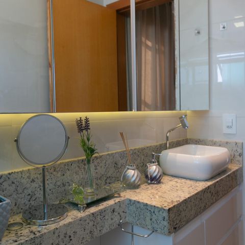 Apartamento à venda com 180m², 3 quartos e 2 vagas Apartamento à venda com 180m², 3 quartos e 2 vagasBanheiro Suite