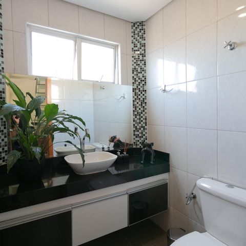 Apartamento à venda com 180m², 3 quartos e 2 vagas Apartamento à venda com 180m², 3 quartos e 2 vagasLavabo