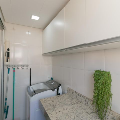 Apartamento à venda com 180m², 3 quartos e 2 vagas Apartamento à venda com 180m², 3 quartos e 2 vagasÁrea de Serviço