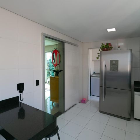 Apartamento à venda com 180m², 3 quartos e 2 vagas Apartamento à venda com 180m², 3 quartos e 2 vagasCozinha
