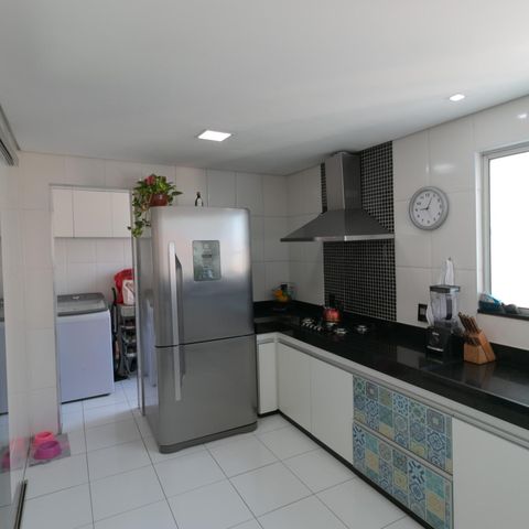 Apartamento à venda com 180m², 3 quartos e 2 vagas Apartamento à venda com 180m², 3 quartos e 2 vagasCozinha
