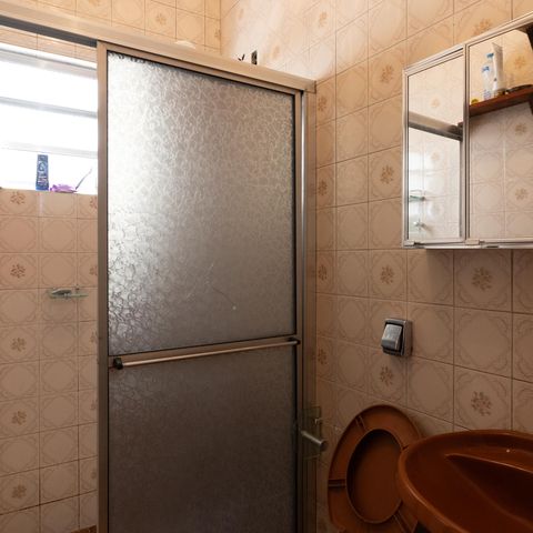 Casa à venda com 190m², 3 quartos e 4 vagas Casa à venda com 190m², 3 quartos e 4 vagasBanheiro