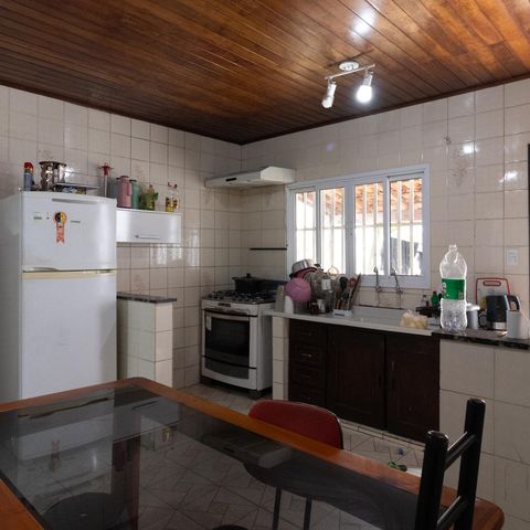 Casa à venda com 190m², 3 quartos e 4 vagas Casa à venda com 190m², 3 quartos e 4 vagasCozinha