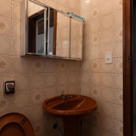 Casa à venda com 190m², 3 quartos e 4 vagas Casa à venda com 190m², 3 quartos e 4 vagasBanheiro
