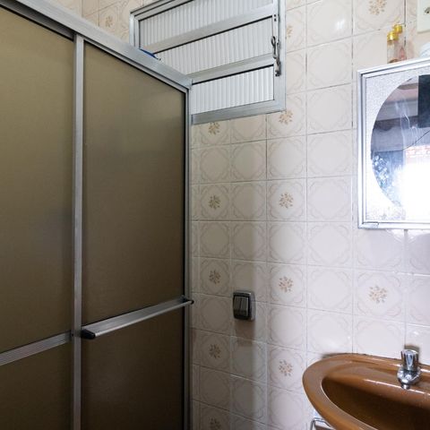 Casa à venda com 190m², 3 quartos e 4 vagas Casa à venda com 190m², 3 quartos e 4 vagasBanheiro da Suíte
