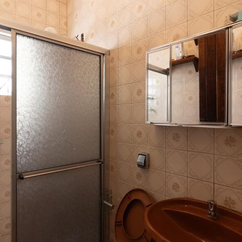 Casa à venda com 190m², 3 quartos e 4 vagas Casa à venda com 190m², 3 quartos e 4 vagasBanheiro
