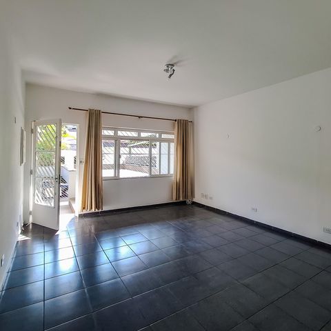 Casa à venda com 125m², 2 quartos e 1 vaga Casa à venda com 125m², 2 quartos e 1 vagaSala