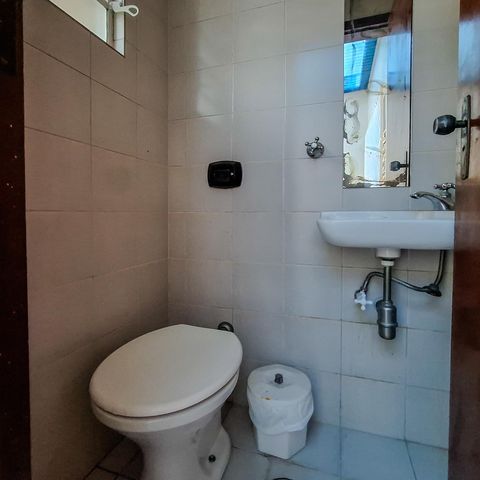Casa à venda com 125m², 2 quartos e 1 vaga Casa à venda com 125m², 2 quartos e 1 vagaBanheiro de Serviço