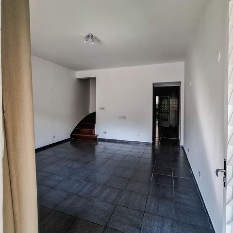 Casa à venda com 125m², 2 quartos e 1 vaga Casa à venda com 125m², 2 quartos e 1 vagaSala