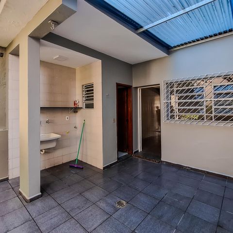 Casa à venda com 125m², 2 quartos e 1 vaga Casa à venda com 125m², 2 quartos e 1 vagaÁrea de Serviço
