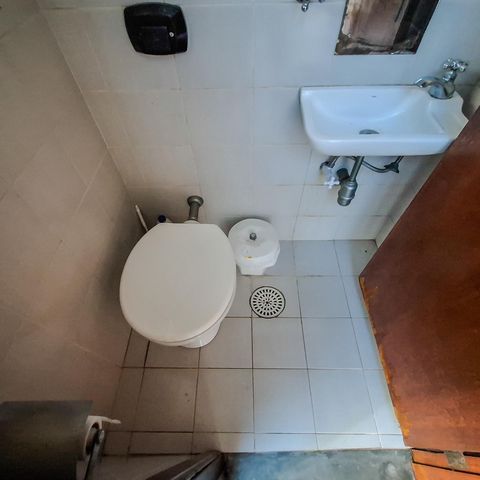 Casa à venda com 125m², 2 quartos e 1 vaga Casa à venda com 125m², 2 quartos e 1 vagaBanheiro de Serviço