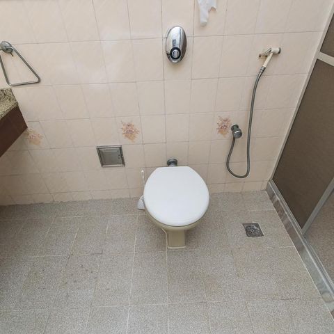 Casa à venda com 296m², 4 quartos e 2 vagas Casa à venda com 296m², 4 quartos e 2 vagasBanheiro da Suíte