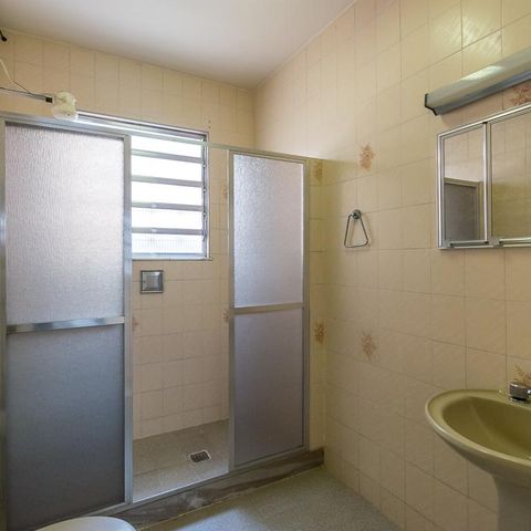 Casa à venda com 296m², 4 quartos e 2 vagas Casa à venda com 296m², 4 quartos e 2 vagasBanheiro Social 1