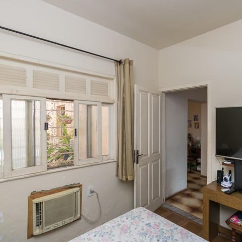 Casa à venda com 296m², 4 quartos e 2 vagas Casa à venda com 296m², 4 quartos e 2 vagasQuarto 1