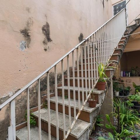 Casa à venda com 296m², 4 quartos e 2 vagas Casa à venda com 296m², 4 quartos e 2 vagasQuintal - Acesso ao terraço