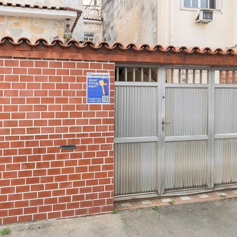 Casa à venda com 296m², 4 quartos e 2 vagas Casa à venda com 296m², 4 quartos e 2 vagasPlaca