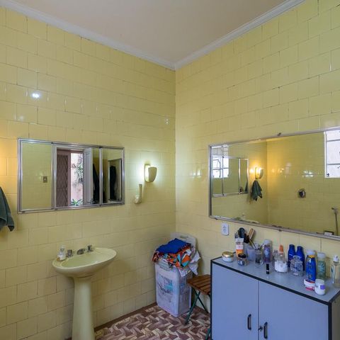 Casa à venda com 296m², 4 quartos e 2 vagas Casa à venda com 296m², 4 quartos e 2 vagasBanheiro Social 2