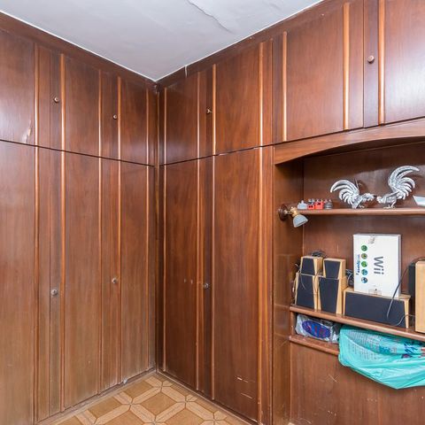 Casa à venda com 296m², 4 quartos e 2 vagas Casa à venda com 296m², 4 quartos e 2 vagasQuarto 2 - Armários