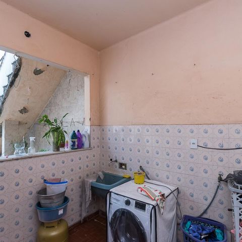 Casa à venda com 296m², 4 quartos e 2 vagas Casa à venda com 296m², 4 quartos e 2 vagasÁrea de Serviço