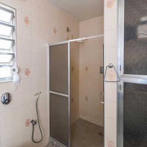 Casa à venda com 296m², 4 quartos e 2 vagas Casa à venda com 296m², 4 quartos e 2 vagasBanheiro da Suíte