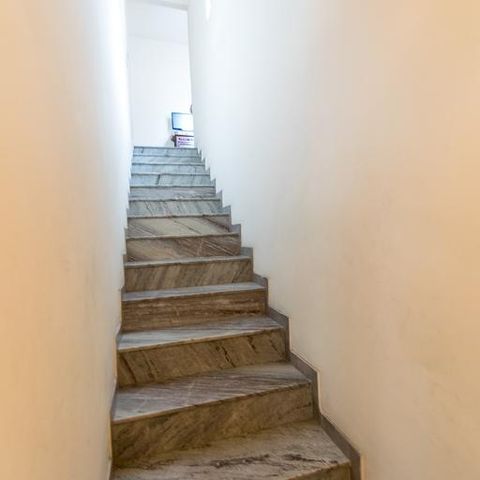 Casa à venda com 296m², 4 quartos e 2 vagas Casa à venda com 296m², 4 quartos e 2 vagasSala - Acesso ao 2º andar