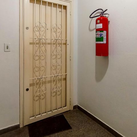 Apartamento à venda com 76m², 2 quartos e 1 vaga Apartamento à venda com 76m², 2 quartos e 1 vagaPorta do imóvel